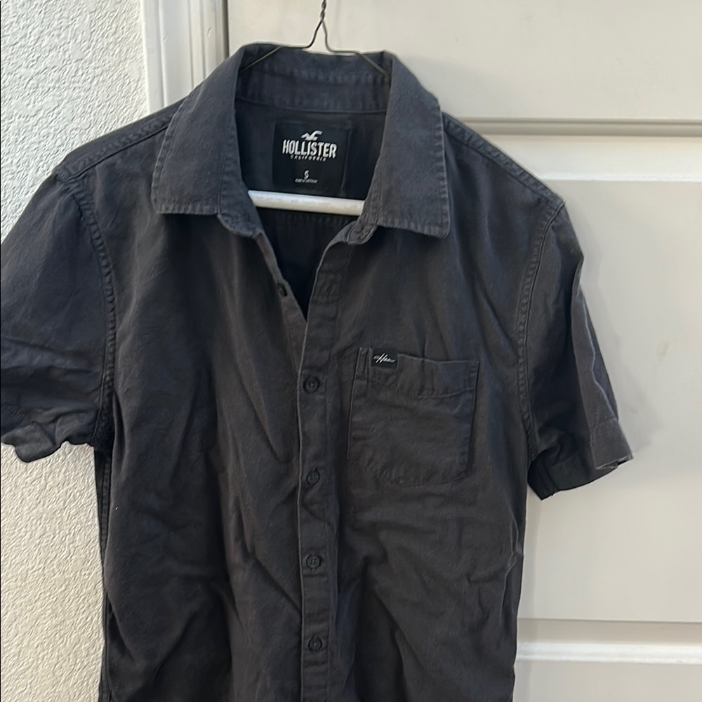 Hollister Black shirt sleeve button down